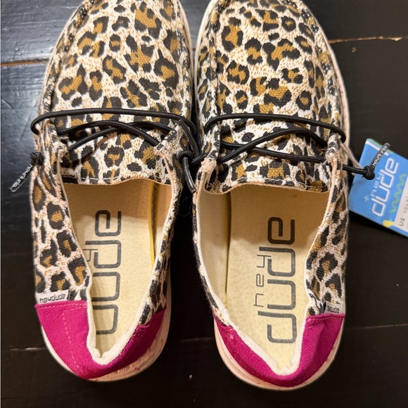 Hey Dude Girl's Wendy Youth Cheetah Hot Pink 130129758 Size Y2 /L3 Slip On Shoes - Picture 6 of 10